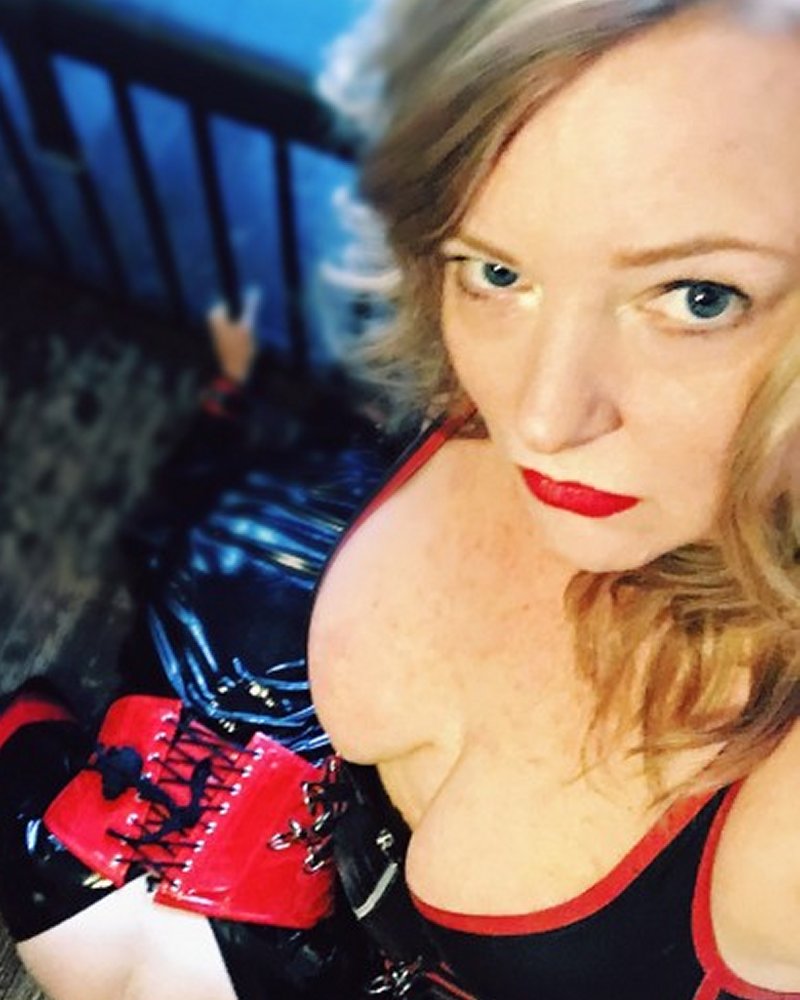 A photo of Mistress Scarlett Black