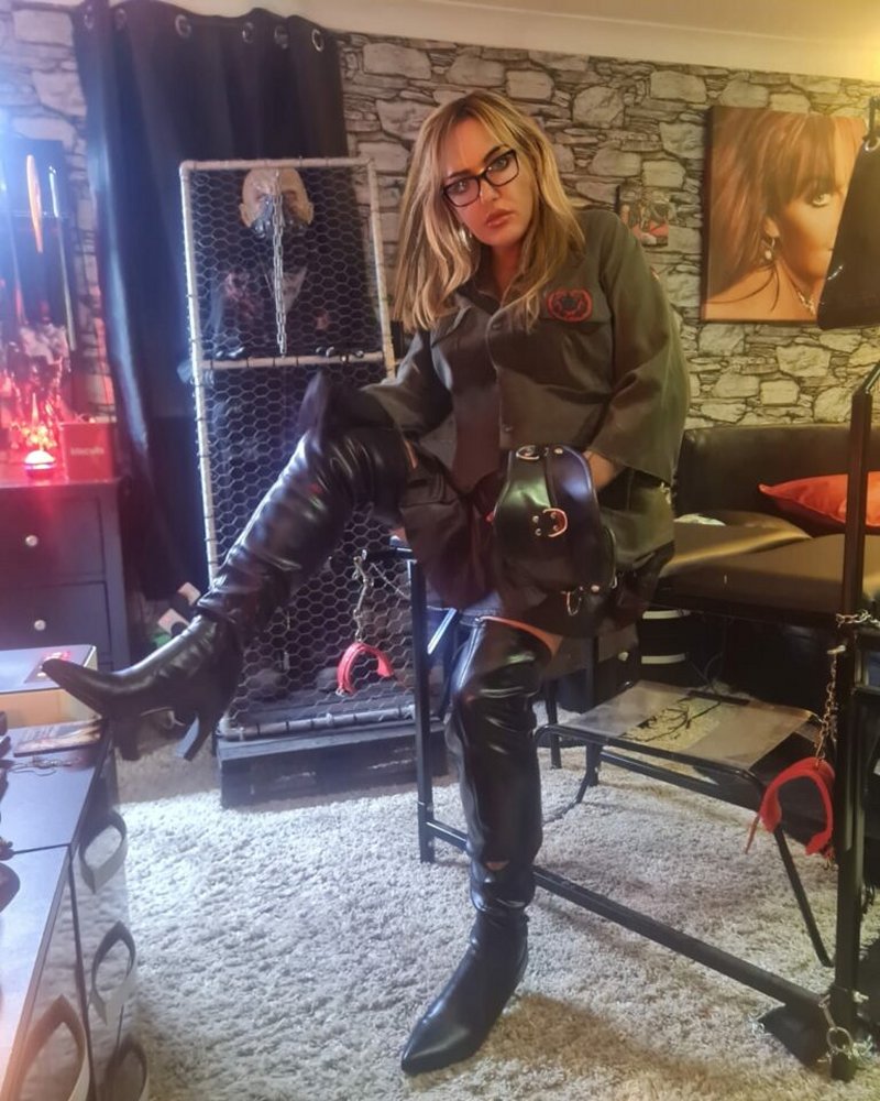 Mistress Gia