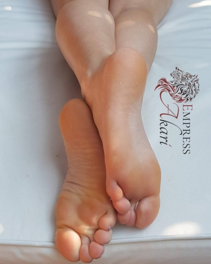 A photo of Empress Akari a UK Mistress and Dominatrix in South Wales, UK